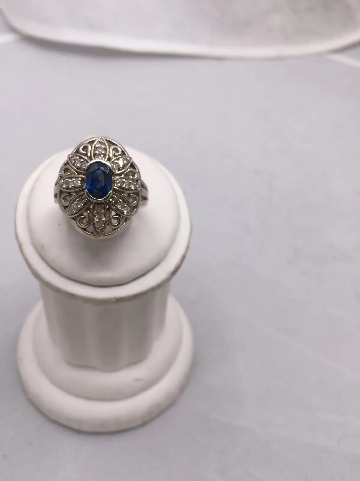 Art Deco Blue Sapphire & Diamond Filigree Ring