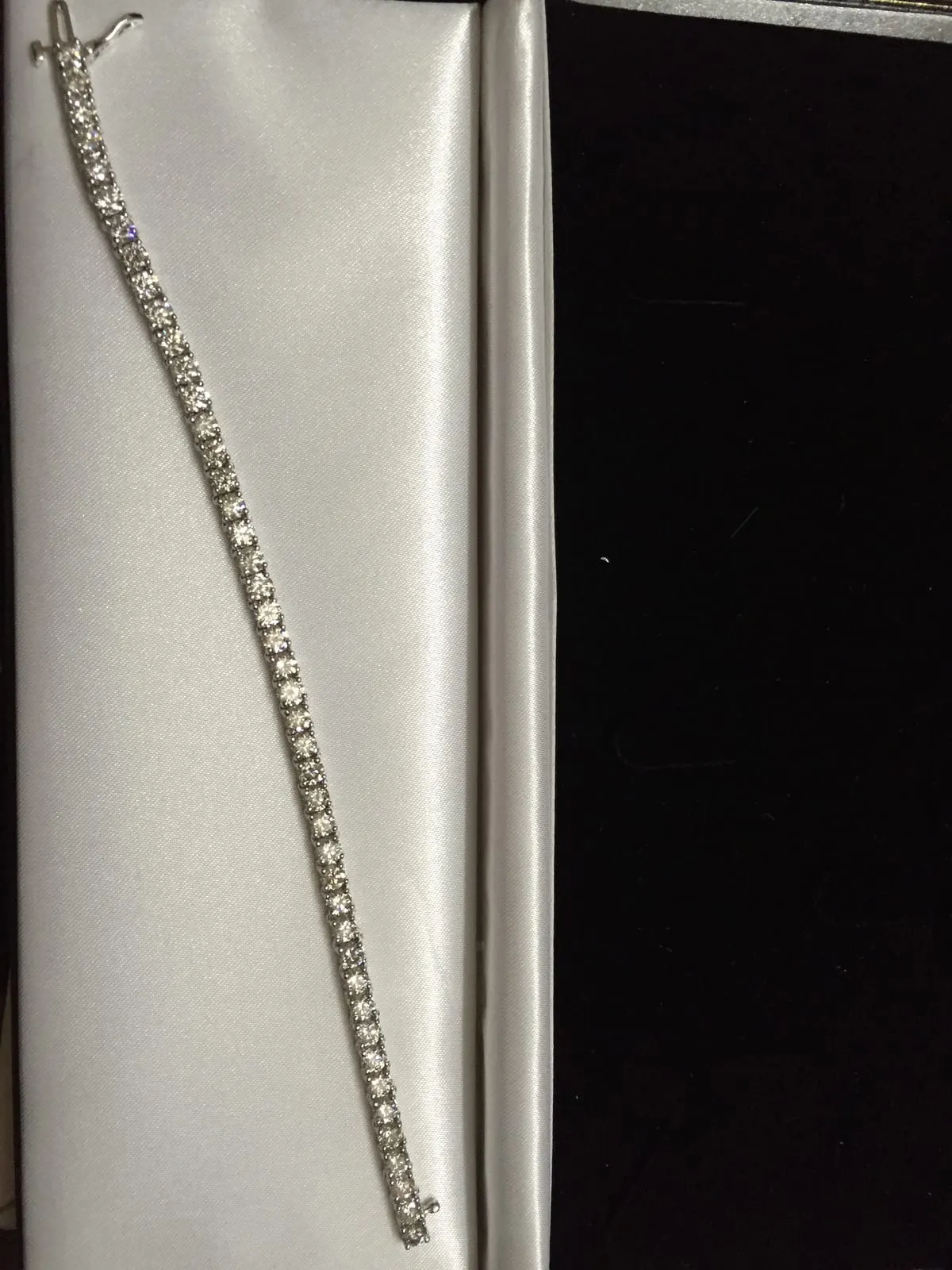 Diamond Tennis Bracelet — Classic
