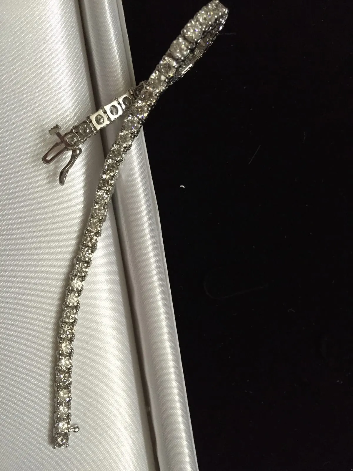 Diamond Tennis Bracelet (Detail View)