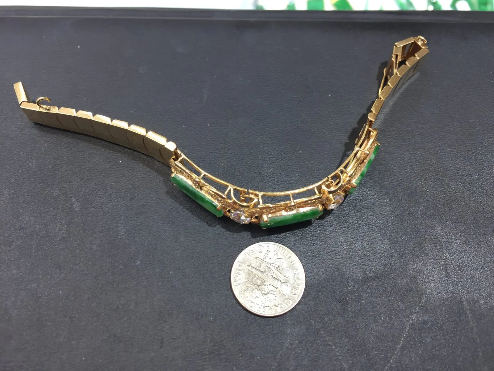 Green Jadeite Bar Cabochon Gold Bracelet